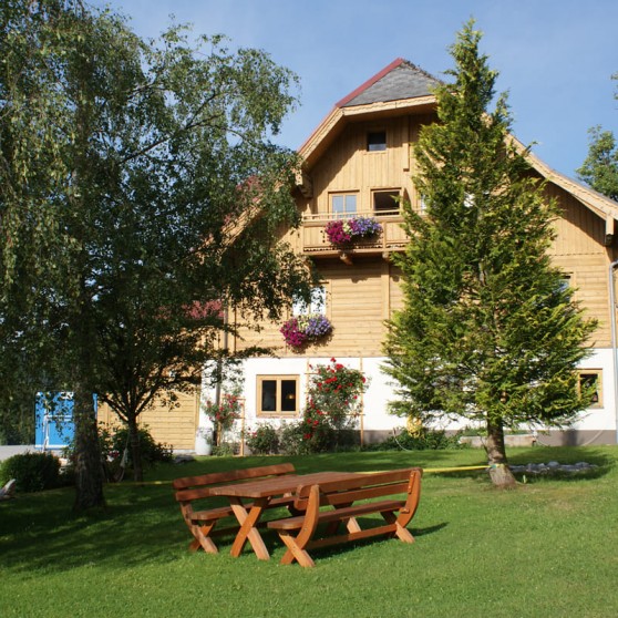 Bauernhof mitten in idyllischer Lage
